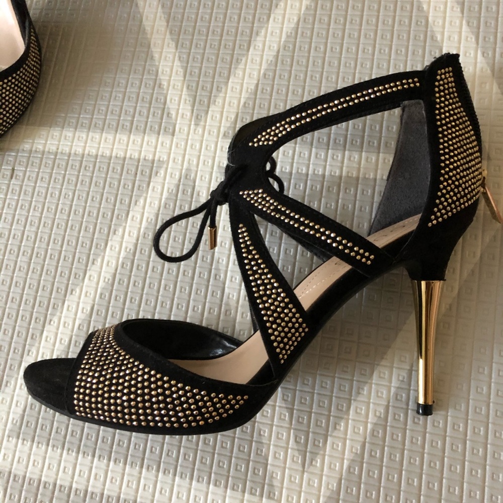 NWOT GUESS black gold high heel sandals